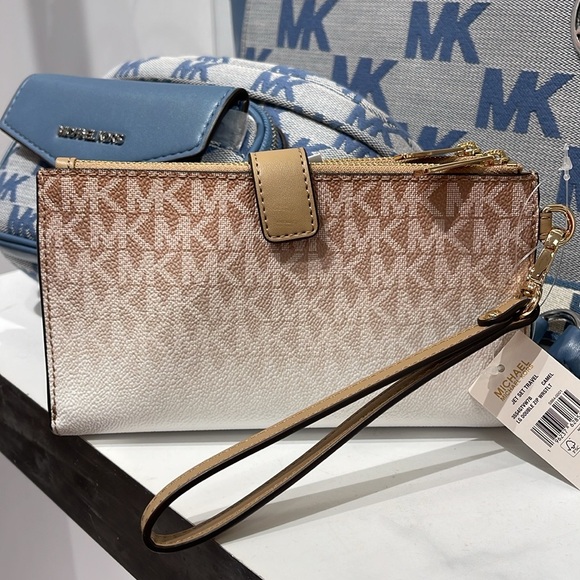 MICHAEL KORS
Jet Set Large Ombré Logo Double-Zip Wristlet-Wallet-Phone Case NWT - Picture 7 of 16